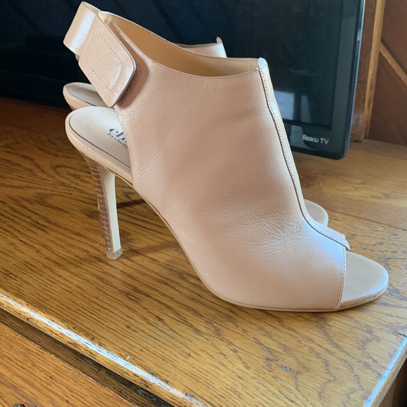 Charles by Charles David Heels - Picture 2 of 10